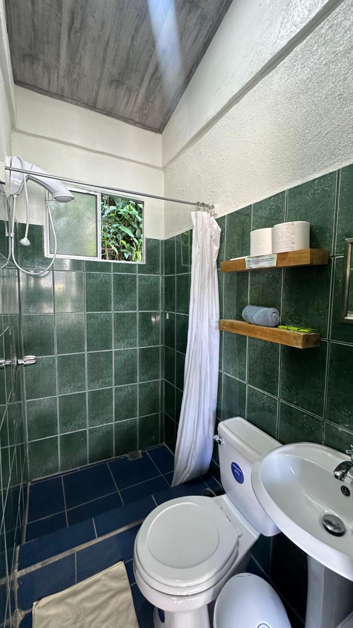 Rooms & Pool Macaws Uvita Esterno foto